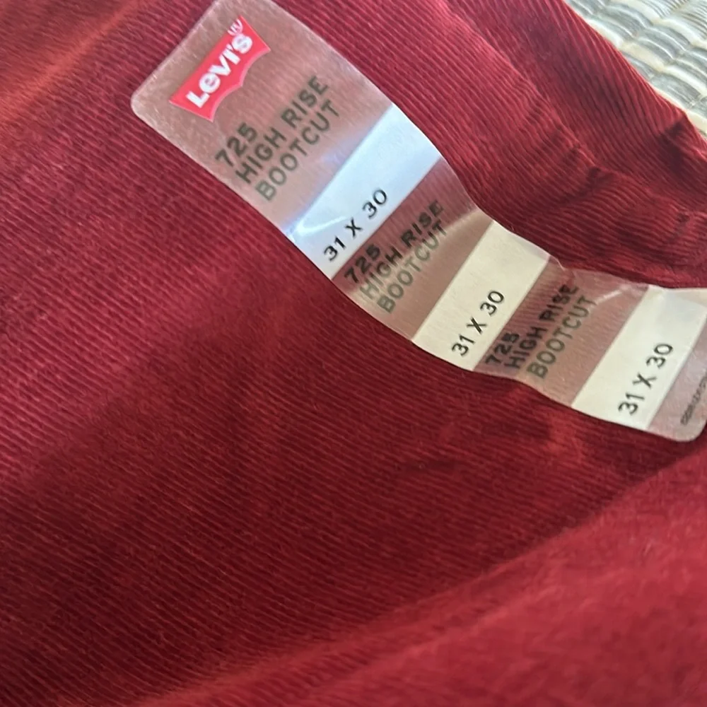 NWT LEVI'S  725 High Rise Bootcut Corduroy Jeans Color:  Syrah - Red